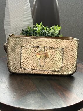Sharif 1827 Metallic Gold Snakeskin Embossed Wristlet